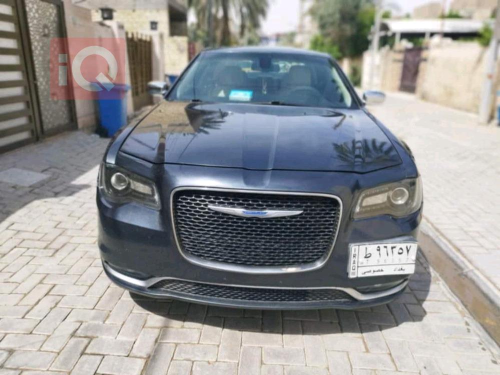 کرایسلەر 300